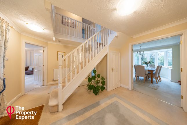 9, The Manor, Reading photo 2