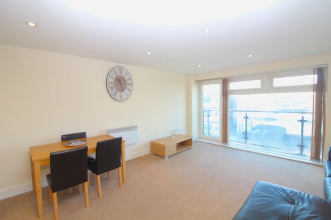 84 Altamar, Kings Road, Swansea photo 4
