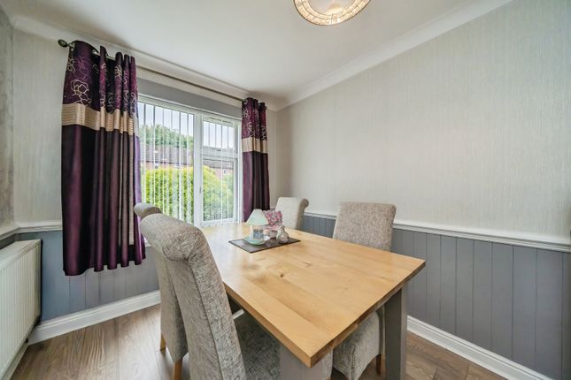 80, Rowland Close, Warrington photo 4