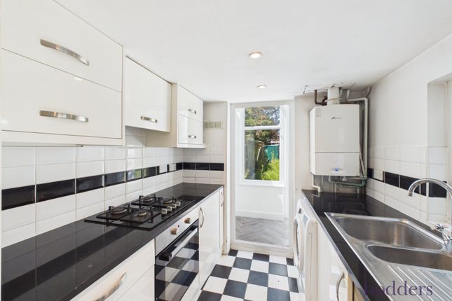 55, Chapel Park Road, Addlestone photo 3