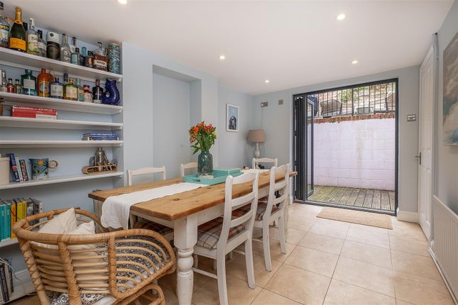 7, Maple Road, Surbiton photo 4