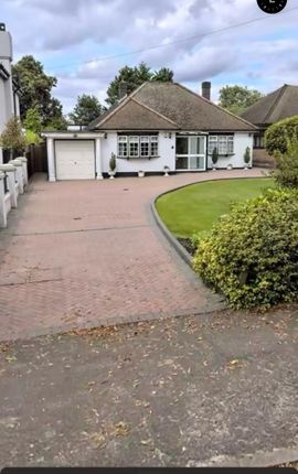 Bungalow to rent in Thornet Wood Road, 2Ln