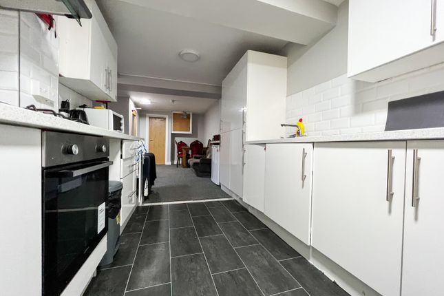 8-bed terraced on Rhymney Terrace(*), Cardiff, £4,600/mo