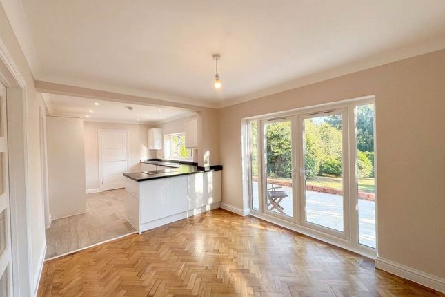 16 St. Lawrence Avenue, Tunbridge Wells photo 2