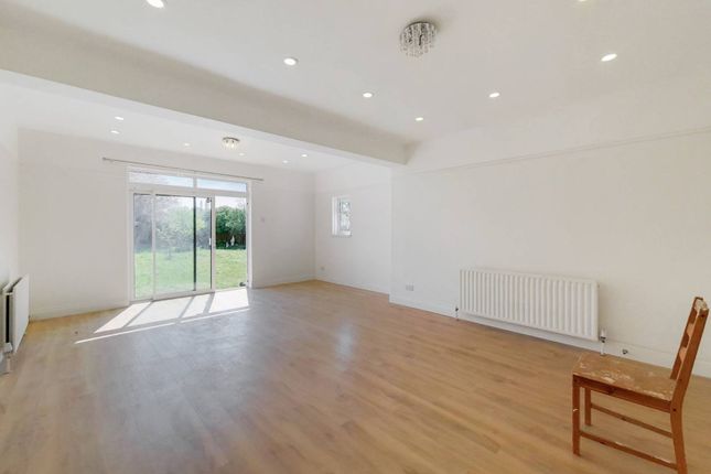 Elm Drive, Harrow photo 3