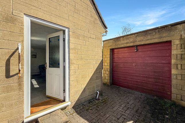 11, Chestnut Grove, Bradford-on-avon photo 2