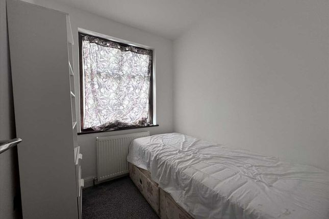 (40), College Avenue, Harrow photo 4
