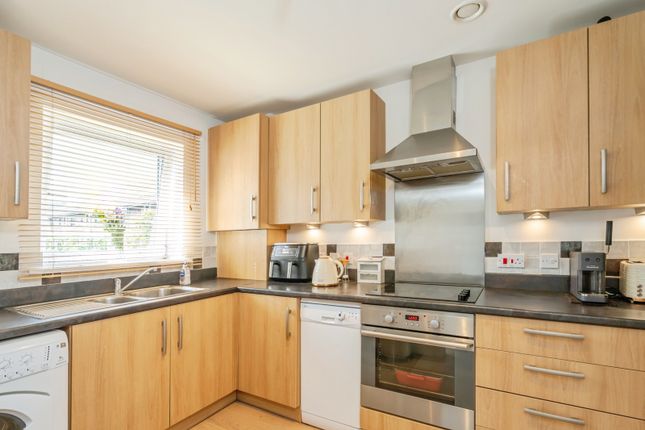 87, Lloyd Road, West Sussex photo 3