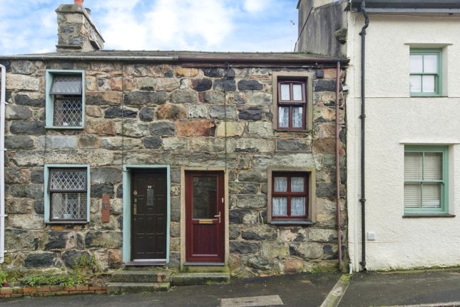 Thumbnail Terraced house for sale in Rhedyw Road, Llanllyfni, Caernarfon, Gwynedd