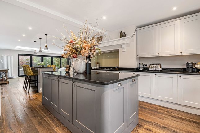 56 Green Curve, Banstead photo 4