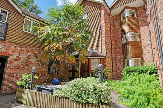 Flat 9, Cygnet House Boulters Court, Maidenhead photo 4