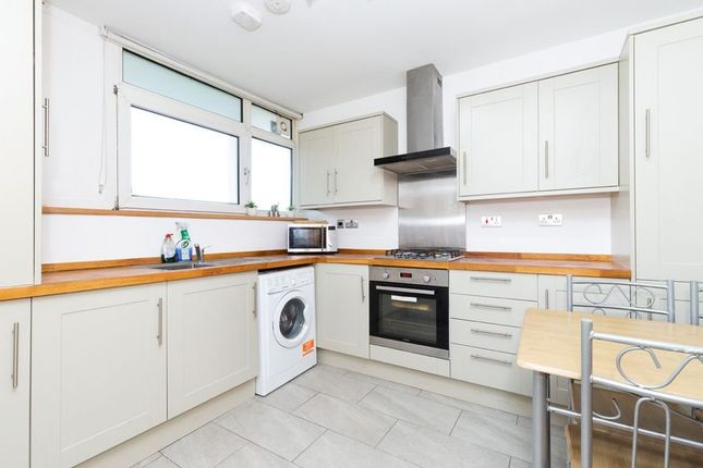 Thumbnail Flat to rent in Rowstock Gardens, London