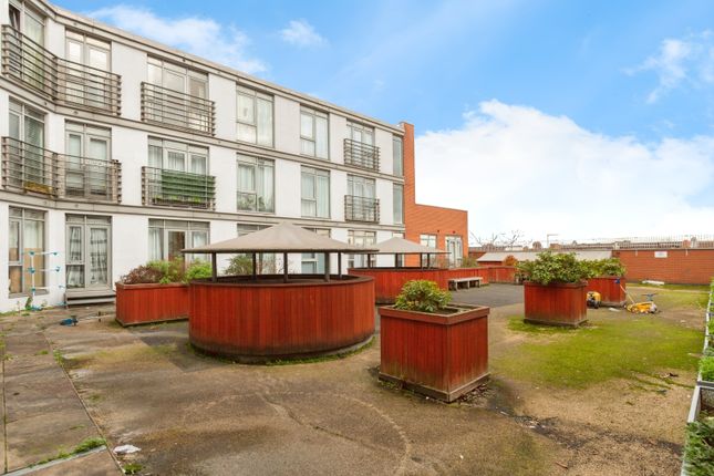 Flat 10, The Odeon 22-30,, Longbridge Road, Barking photo 4