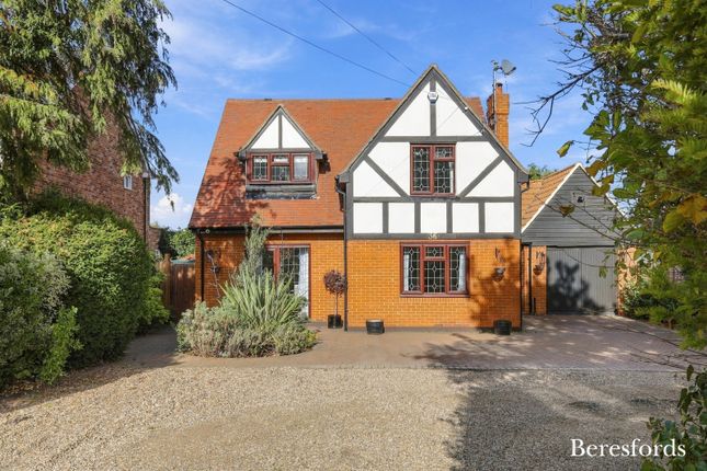 3-bed detached on Hall Green Lane, Brentwood, £950,000