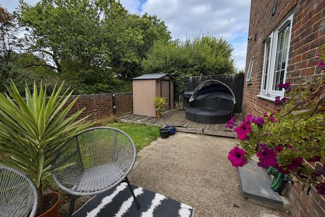1 Proffits Cottages The Hoppety, Tadworth photo 4