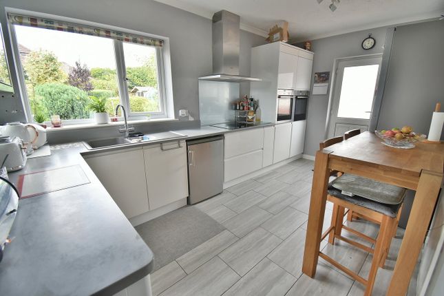 139, New Road, Ferndown photo 3