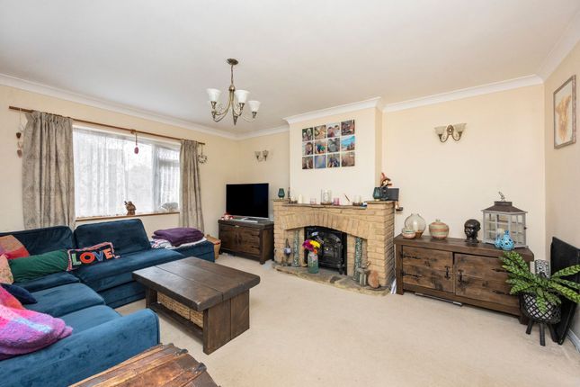 11 Timberlea Close, Pulborough photo 4