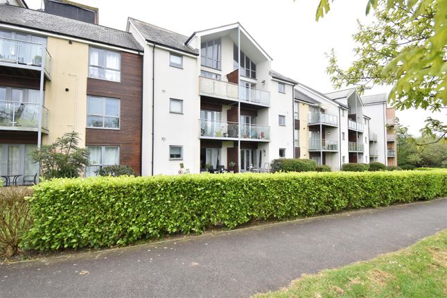 Flat for sale in Kittiwake Drive, Portishead, Bristol