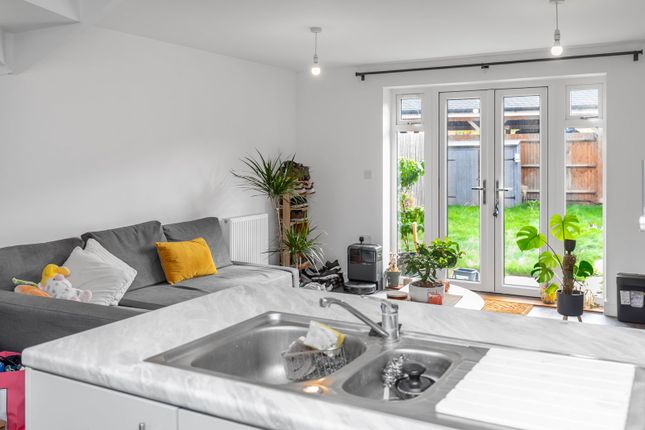 22, Mulberry Walk, Bordon photo 2