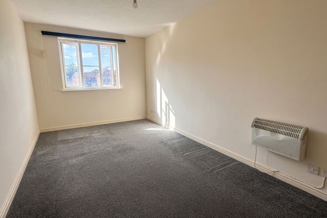 72 Fairway Drive, London photo 4