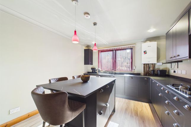 5, Manor Court, Blairgowrie photo 3