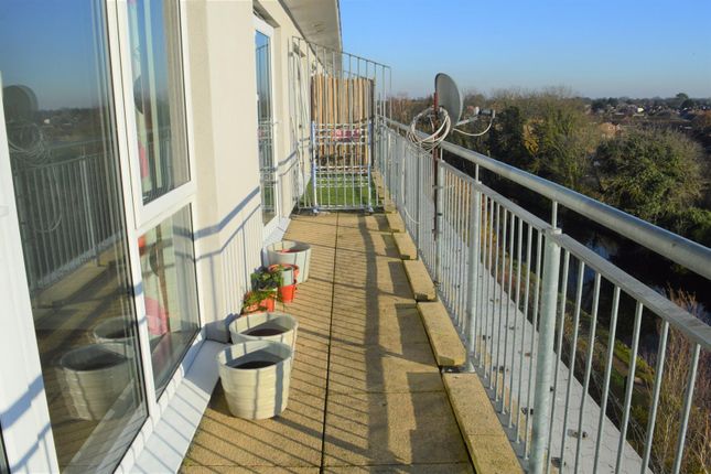 Flat for sale in Canalside Gardens, Southall
