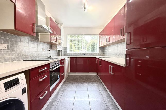 27, Long Oaks Court, Swansea photo 2