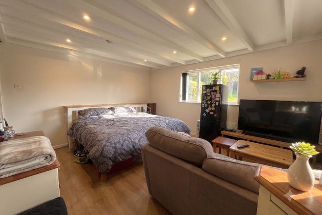 9 Bunting Road, Luton, Bedfordshire photo 2