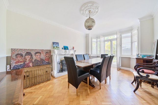 20, Medina Avenue, Esher photo 3