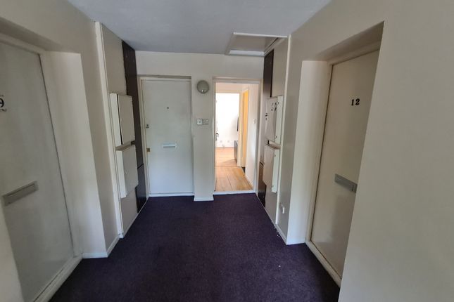 Room to rent in Abbey Lane, London