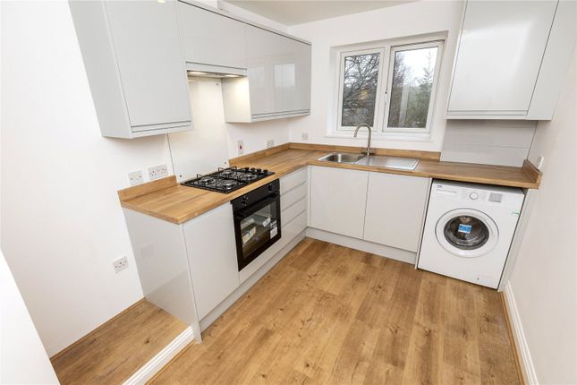 7 Festival Court,, Harvest Road, Crawley photo 2