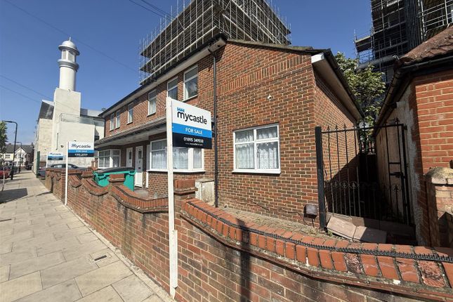 Boyd Avenue, Southall photo 4