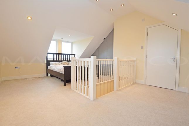 End terrace house to rent in West Street, Strood, Rochester