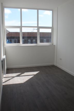 2 Medina Court, Colwell Road, Portsmouth photo 2
