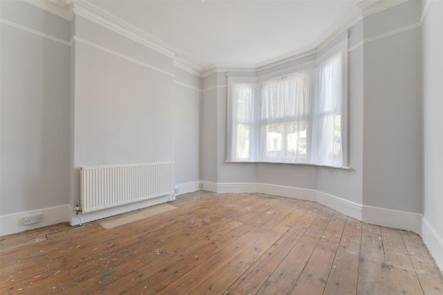19a, Grove Avenue, London photo 3