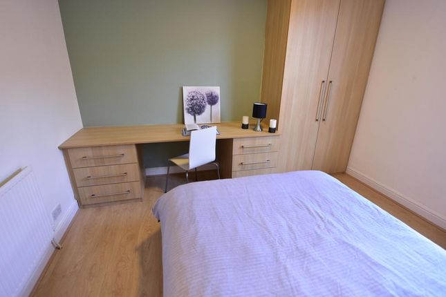Meadow View, Leeds photo 5