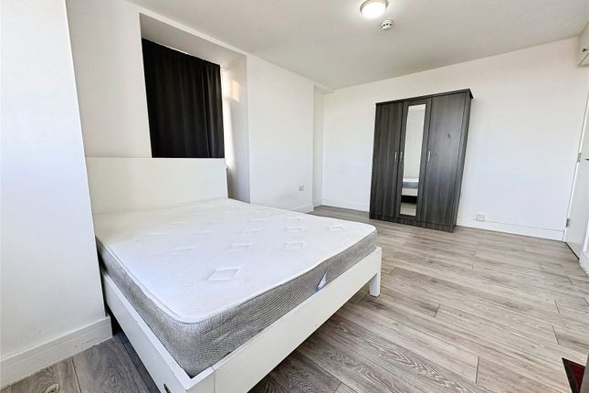 Room 4, 137a, Percy Road, Twickenham photo 3