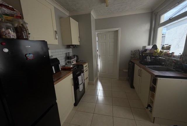 46, Mary Street, Caerphilly photo 3