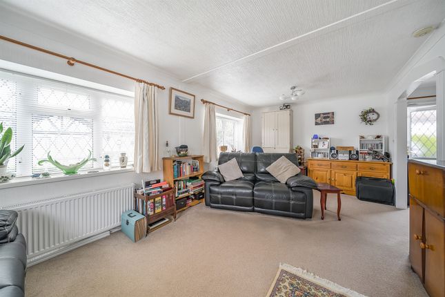 3a, Beech Park, Tring photo 2
