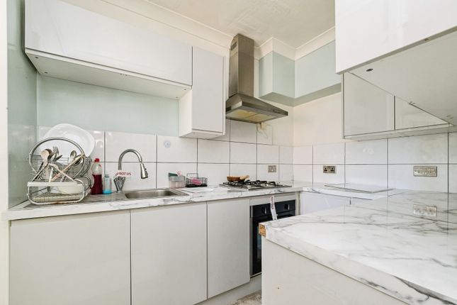101, Coniston Avenue, Upminster photo 4