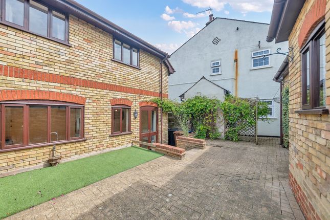 3 Swan Street, Baldock photo 2