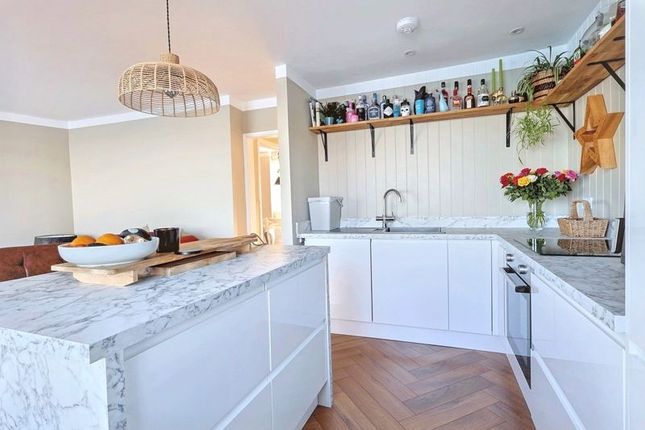 9 Roxburgh, Victoria Road, Brixham photo 3