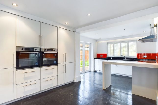 3 Green Lane, High Wycombe photo 2