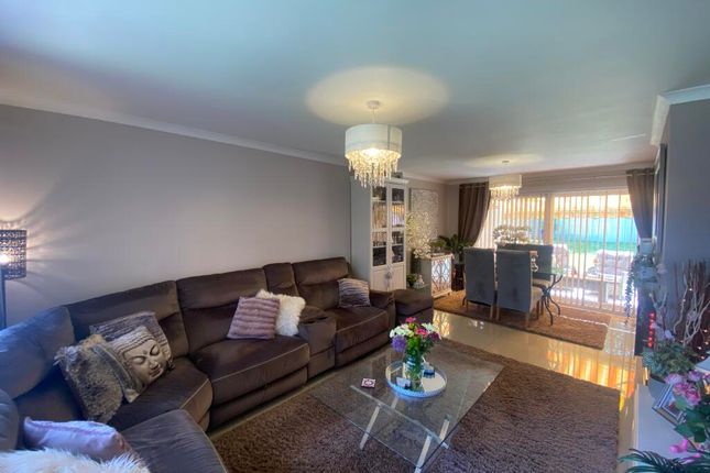20, Barrow Drive, Taunton photo 2