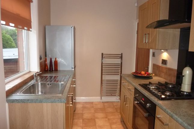25, The Grove, Shipley photo 2