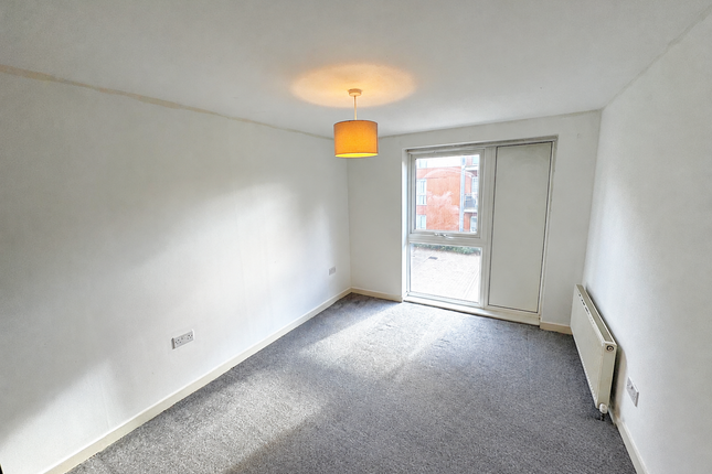 32, Hyde Grove, Dartford photo 5