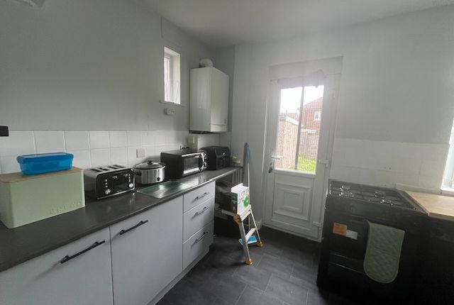 20, Mandale Grove Bradford photo 3