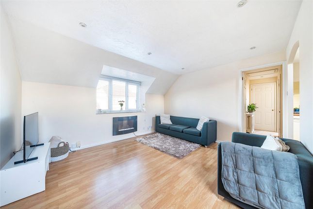 144, Shaw Drive, Surrey photo 3