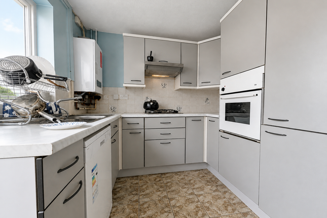 52, Aylesbury photo 4