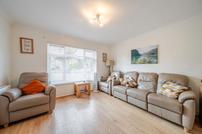 145, Cloonmore Avenue, Orpington photo 2